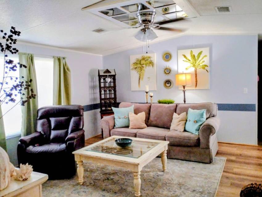 80 Los Palms a Auburndale, FL Mobile or Manufactured Home for Sale